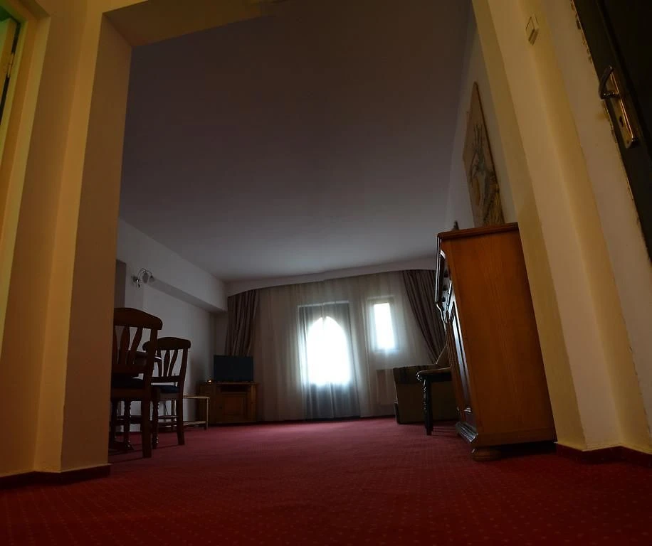 Reghin Cazare | Pensiune turistică (K0032-31) Imaginea poate fi supusă drepturilor de autor. Se recomandă contactarea titularului drepturilor.