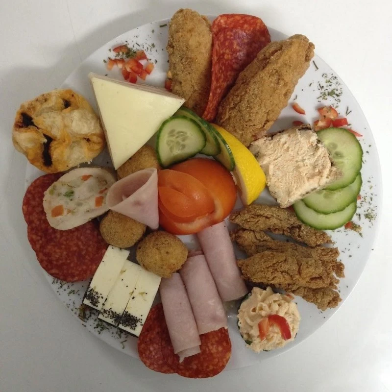 Szászrégen Szállás | Turisztikai panzió (K0032-38) A kép szerzői jogvédelem alatt állhat. Javasolt a kapcsolatfelvétel a jog tulajdonossal.