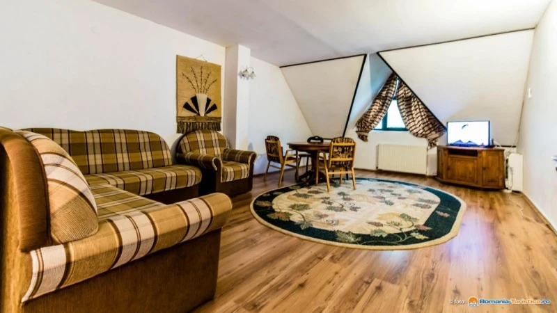 Reghin Cazare | Pensiune turistică (K0032-68) Imaginea poate fi supusă drepturilor de autor. Se recomandă contactarea titularului drepturilor.