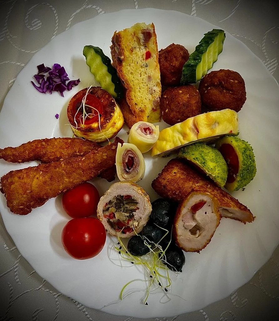 Reghin Cazare | Motel (K0103-5) Imaginea poate fi supusă drepturilor de autor. Se recomandă contactarea titularului drepturilor.