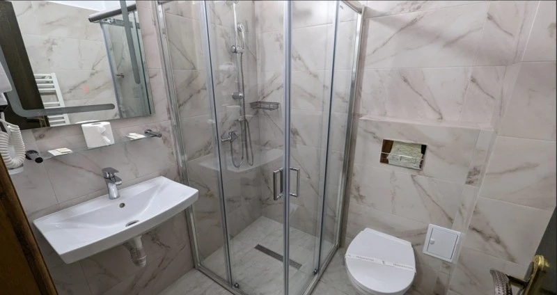 Reghin Cazare | Motel (K0103-30) Imaginea poate fi supusă drepturilor de autor. Se recomandă contactarea titularului drepturilor.