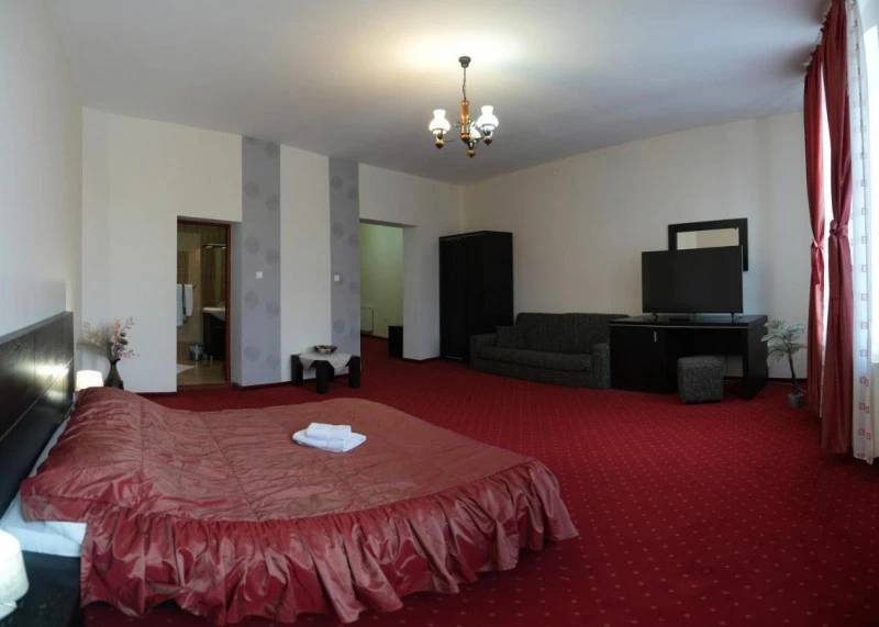 Gheorgheni Cazare | Hotel*** (K1533-32) Imaginea poate fi supusă drepturilor de autor. Se recomandă contactarea titularului drepturilor.