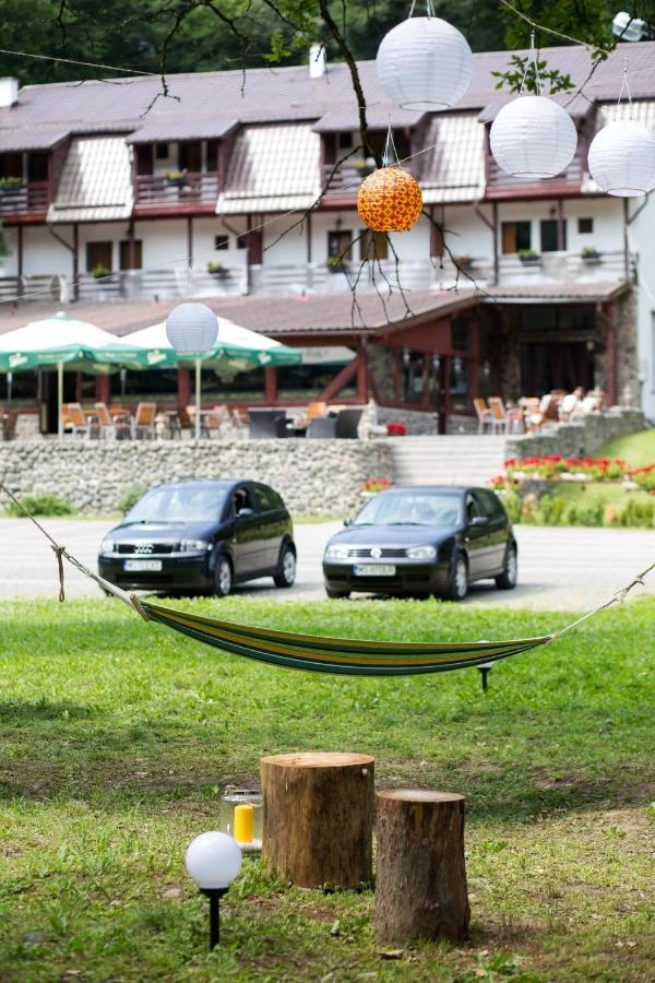 Szászrégen Szállás | Motel (K1544-11) A kép szerzői jogvédelem alatt állhat. Javasolt a kapcsolatfelvétel a jog tulajdonossal.