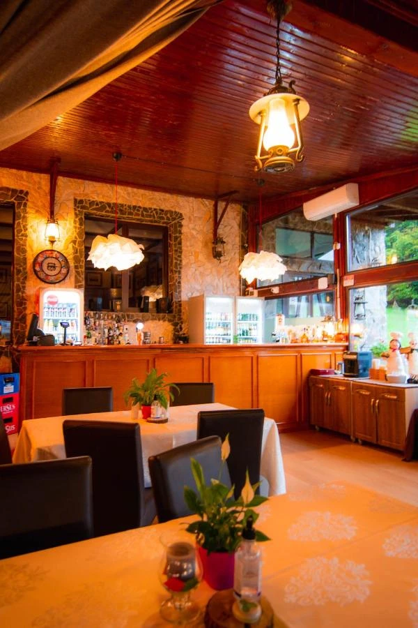 Szászrégen Szállás | Motel (K1544-31) A kép szerzői jogvédelem alatt állhat. Javasolt a kapcsolatfelvétel a jog tulajdonossal.