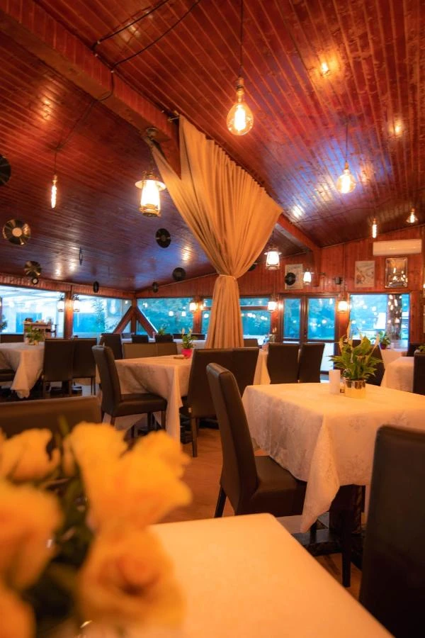 Reghin Cazare | Motel (K1544-37) Imaginea poate fi supusă drepturilor de autor. Se recomandă contactarea titularului drepturilor.