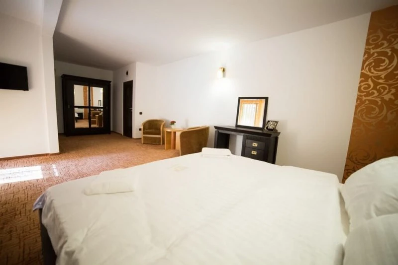 Reghin Cazare | Motel (K1544-61) Imaginea poate fi supusă drepturilor de autor. Se recomandă contactarea titularului drepturilor.