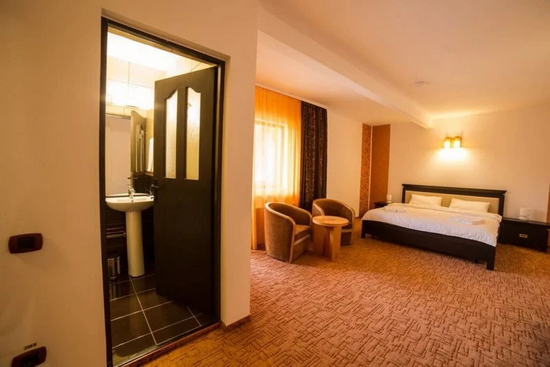 Reghin Cazare | Motel (K1544-63) Imaginea poate fi supusă drepturilor de autor. Se recomandă contactarea titularului drepturilor.