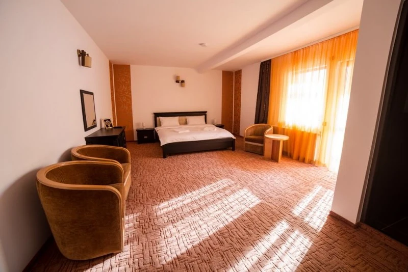 Reghin Cazare | Motel (K1544-67) Imaginea poate fi supusă drepturilor de autor. Se recomandă contactarea titularului drepturilor.