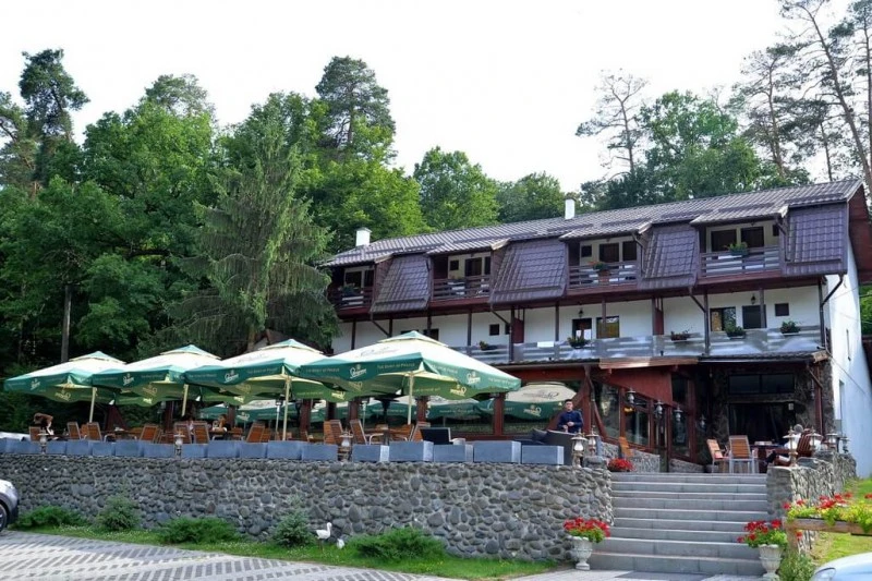 Reghin Cazare | Motel (K1544-90) Imaginea poate fi supusă drepturilor de autor. Se recomandă contactarea titularului drepturilor.