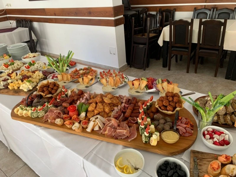 Reghin Cazare | Motel (K1545-4) Imaginea poate fi supusă drepturilor de autor. Se recomandă contactarea titularului drepturilor.