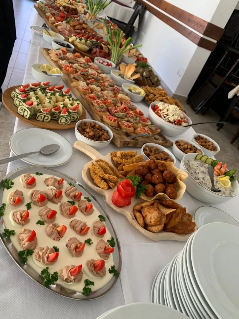 Reghin Cazare | Motel (K1545-10) Imaginea poate fi supusă drepturilor de autor. Se recomandă contactarea titularului drepturilor.