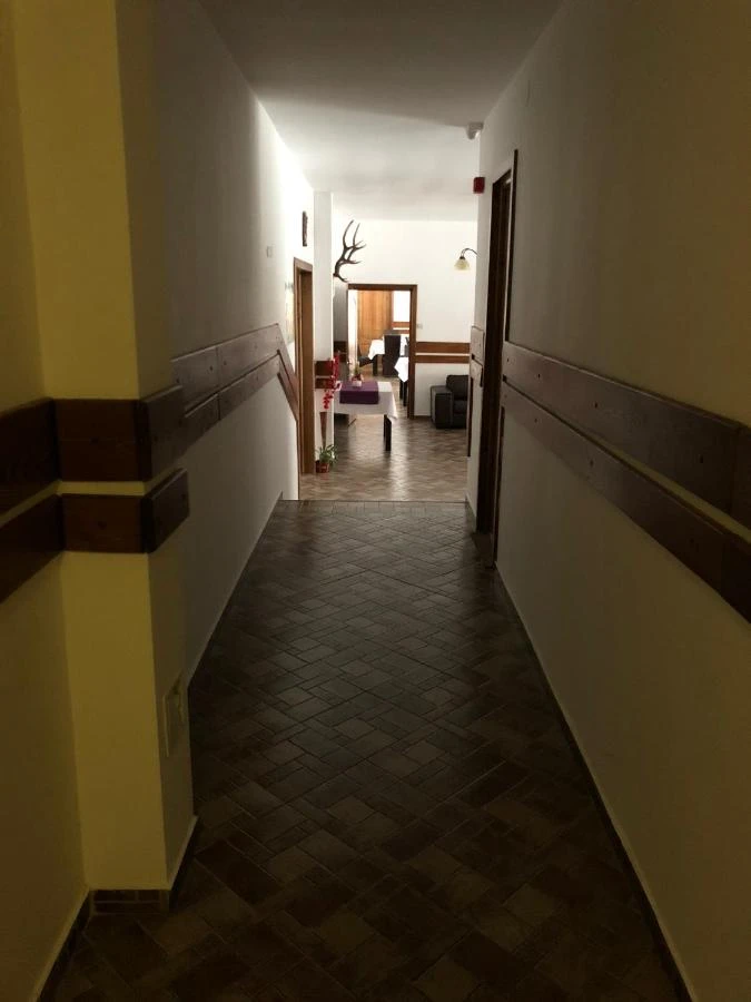 Reghin Cazare | Motel (K1545-15) Imaginea poate fi supusă drepturilor de autor. Se recomandă contactarea titularului drepturilor.