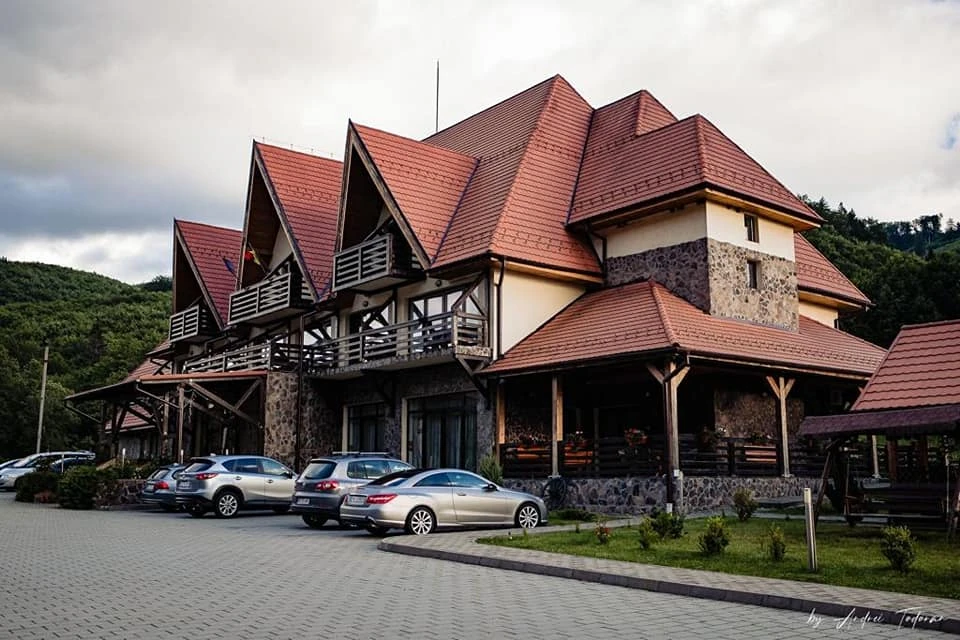 Reghin Cazare | Motel (K1545-33) Imaginea poate fi supusă drepturilor de autor. Se recomandă contactarea titularului drepturilor.