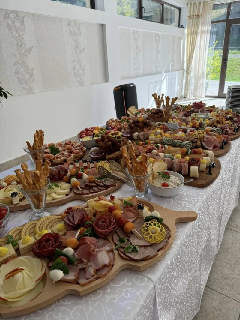 Reghin Cazare | Motel (K1545-37) Imaginea poate fi supusă drepturilor de autor. Se recomandă contactarea titularului drepturilor.