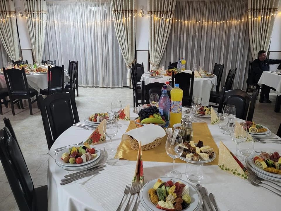 Reghin Cazare | Motel (K1545-41) Imaginea poate fi supusă drepturilor de autor. Se recomandă contactarea titularului drepturilor.