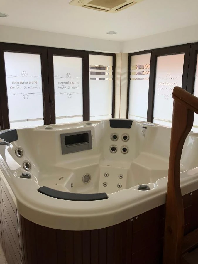 Reghin Cazare | Motel (K1545-47) Imaginea poate fi supusă drepturilor de autor. Se recomandă contactarea titularului drepturilor.