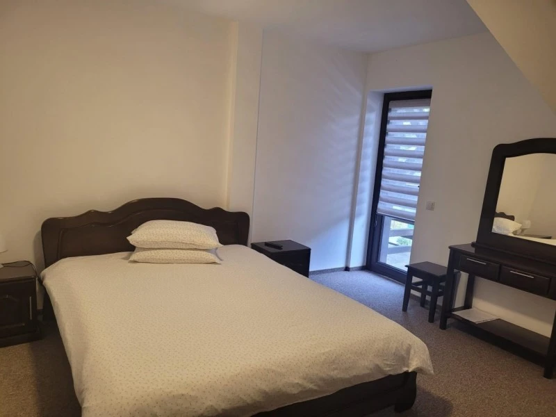 Reghin Cazare | Motel (K1545-48) Imaginea poate fi supusă drepturilor de autor. Se recomandă contactarea titularului drepturilor.