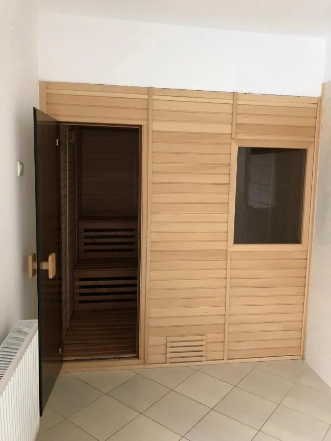 Reghin Cazare | Motel (K1545-63) Imaginea poate fi supusă drepturilor de autor. Se recomandă contactarea titularului drepturilor.