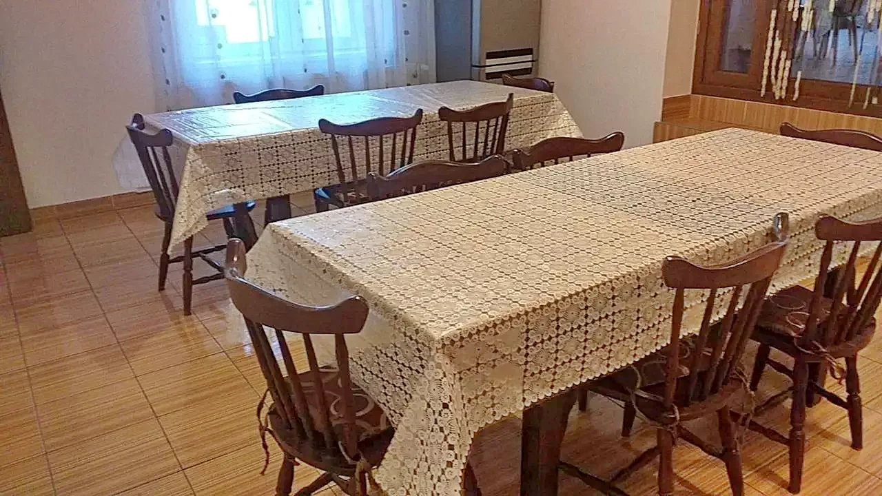 Hațeg Cazare | Sat de vacanță (K1214-5) Imaginea poate fi supusă drepturilor de autor. Se recomandă contactarea titularului drepturilor.