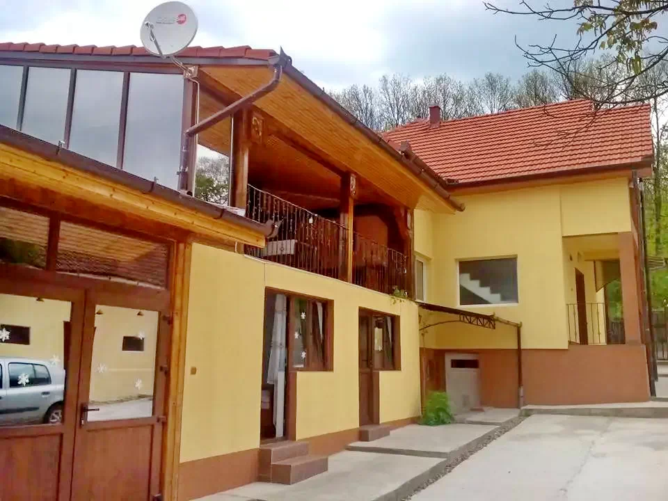 Hátszeg Szállás | Üdülőfalu (K1214-10) A kép szerzői jogvédelem alatt állhat. Javasolt a kapcsolatfelvétel a jog tulajdonossal.