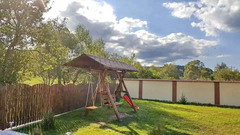 Hațeg Cazare | Sat de vacanță (K1214-23) Imaginea poate fi supusă drepturilor de autor. Se recomandă contactarea titularului drepturilor.