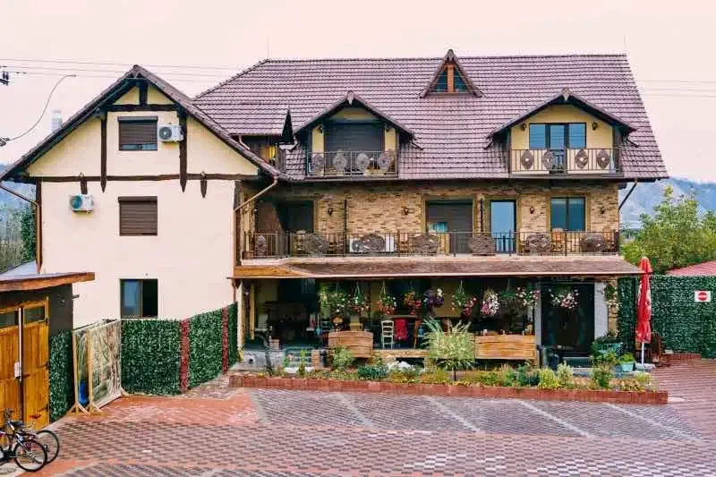 Aranyosgyéres Szállás | Motel (K0877-25) A kép szerzői jogvédelem alatt állhat. Javasolt a kapcsolatfelvétel a jog tulajdonossal.