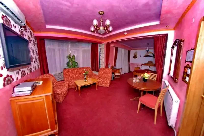 Câmpia Turzii Cazare | Motel (K0877-31) Imaginea poate fi supusă drepturilor de autor. Se recomandă contactarea titularului drepturilor.