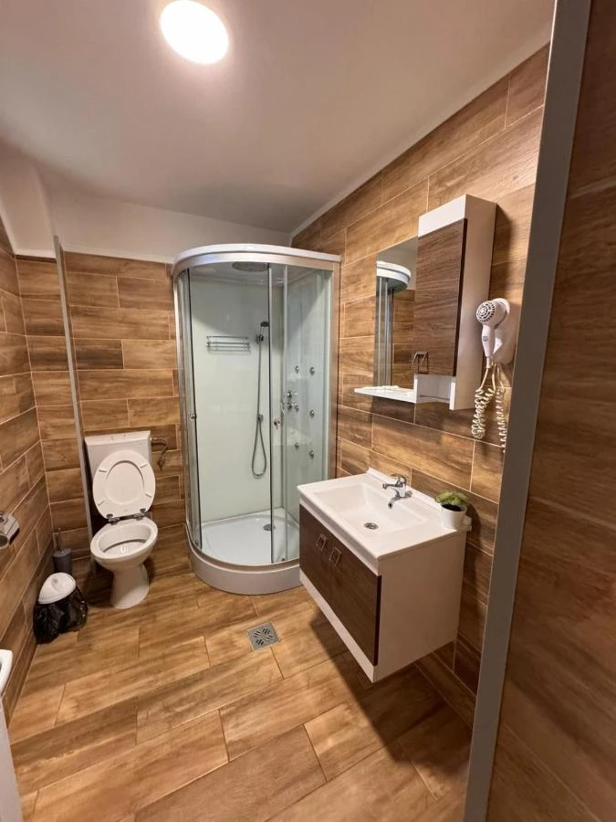 Hunedoara Cazare | Hotel*** (K1546-27) Imaginea poate fi supusă drepturilor de autor. Se recomandă contactarea titularului drepturilor.