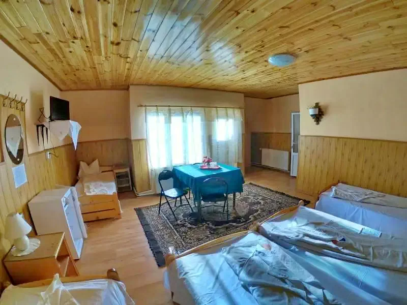 Kercisóra Szállás | Motel (K0072-11) A kép szerzői jogvédelem alatt állhat. Javasolt a kapcsolatfelvétel a jog tulajdonossal.