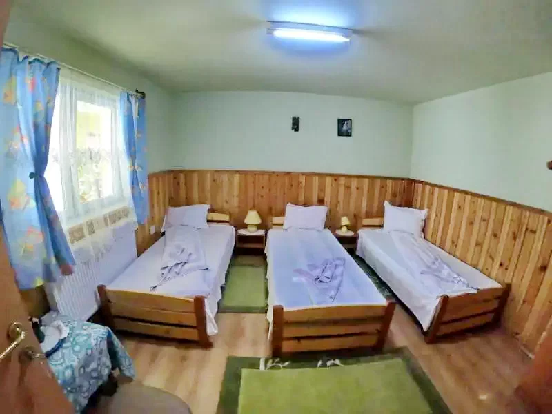 Cârțișoara Cazare | Motel (K0072-18) Imaginea poate fi supusă drepturilor de autor. Se recomandă contactarea titularului drepturilor.