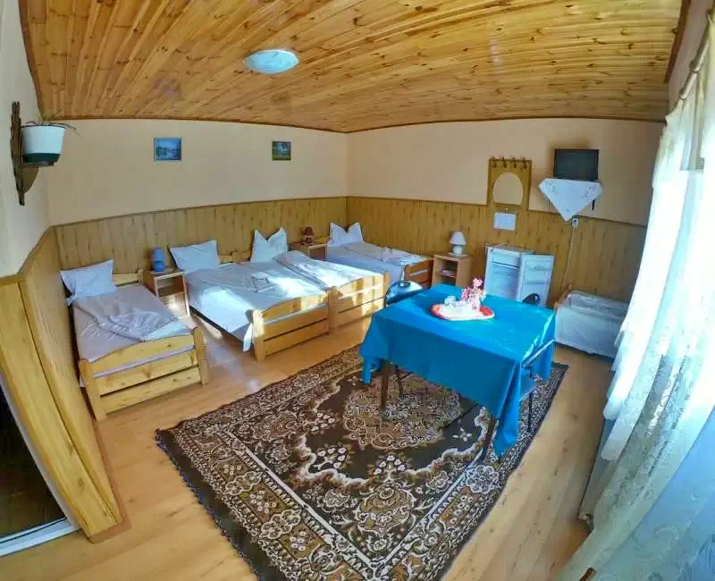 Cârțișoara Cazare | Motel (K0072-21) Imaginea poate fi supusă drepturilor de autor. Se recomandă contactarea titularului drepturilor.