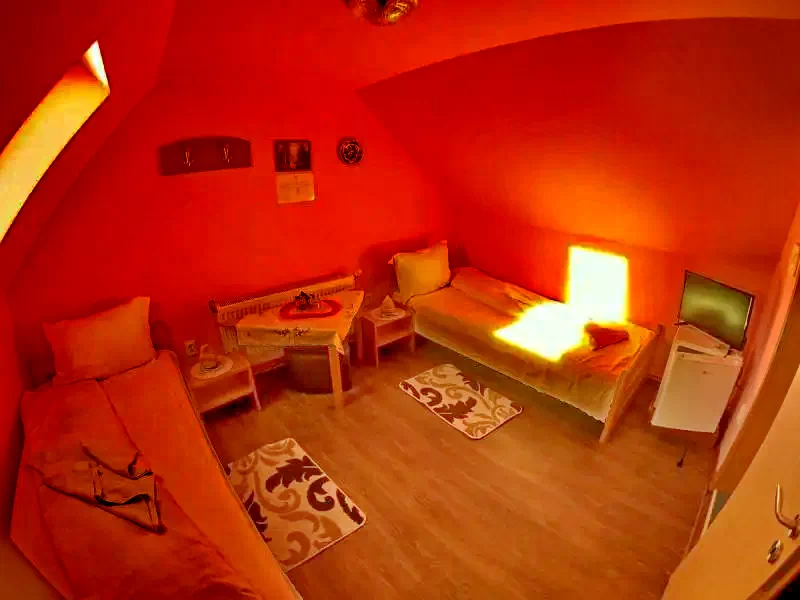 Kercisóra Szállás | Motel (K0072-26) A kép szerzői jogvédelem alatt állhat. Javasolt a kapcsolatfelvétel a jog tulajdonossal.