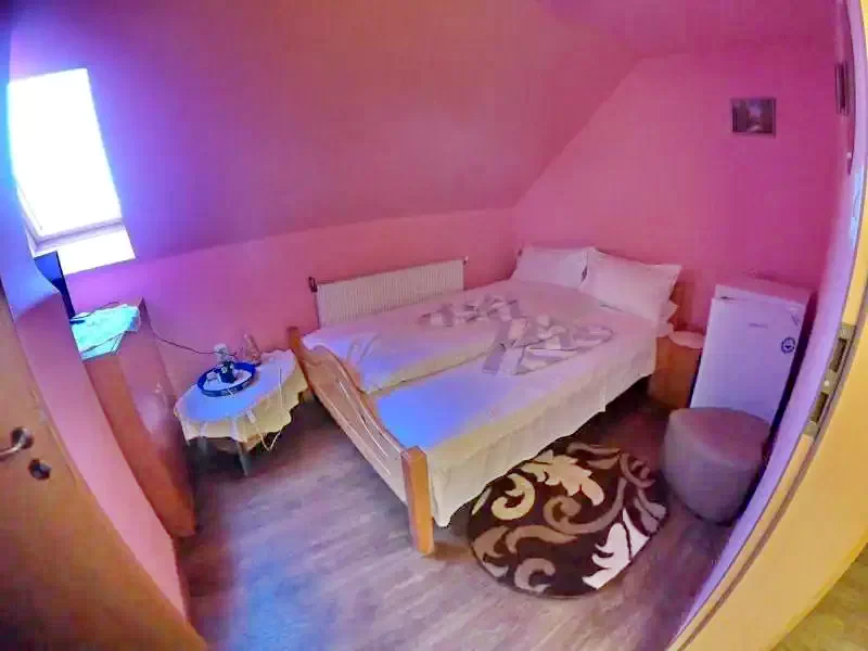 Kercisóra Szállás | Motel (K0072-28) A kép szerzői jogvédelem alatt állhat. Javasolt a kapcsolatfelvétel a jog tulajdonossal.