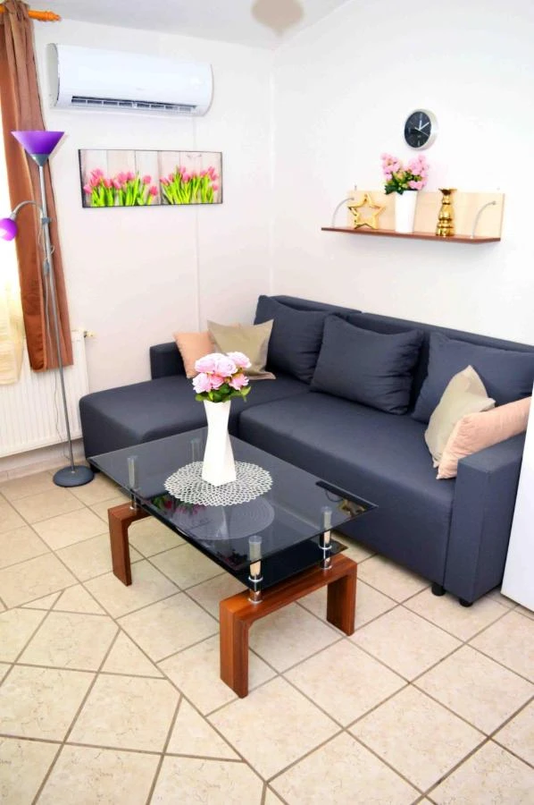  Cazare | Bungalow (K1010-26) Imaginea poate fi supusă drepturilor de autor. Se recomandă contactarea titularului drepturilor.