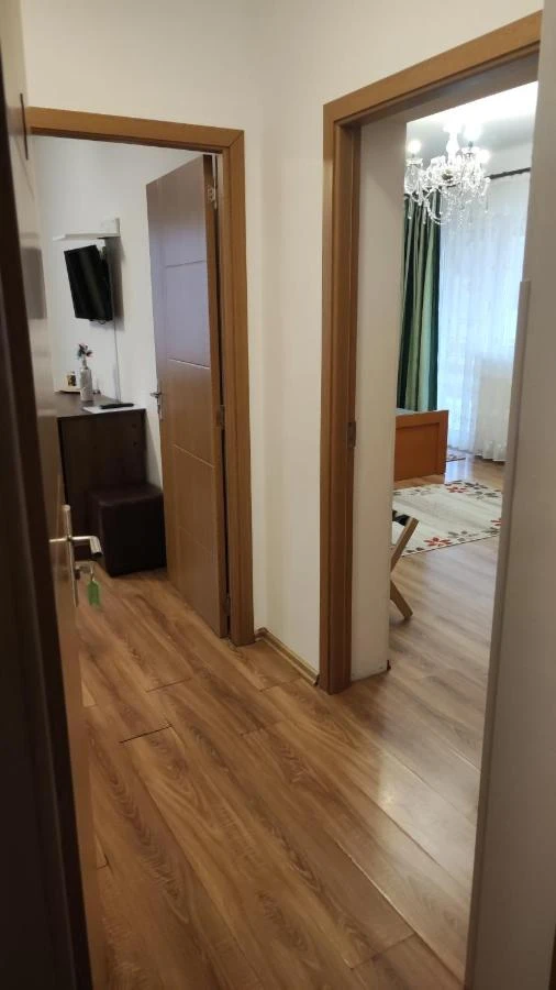 Hațeg Cazare | Motel (K1547-37) Imaginea poate fi supusă drepturilor de autor. Se recomandă contactarea titularului drepturilor.