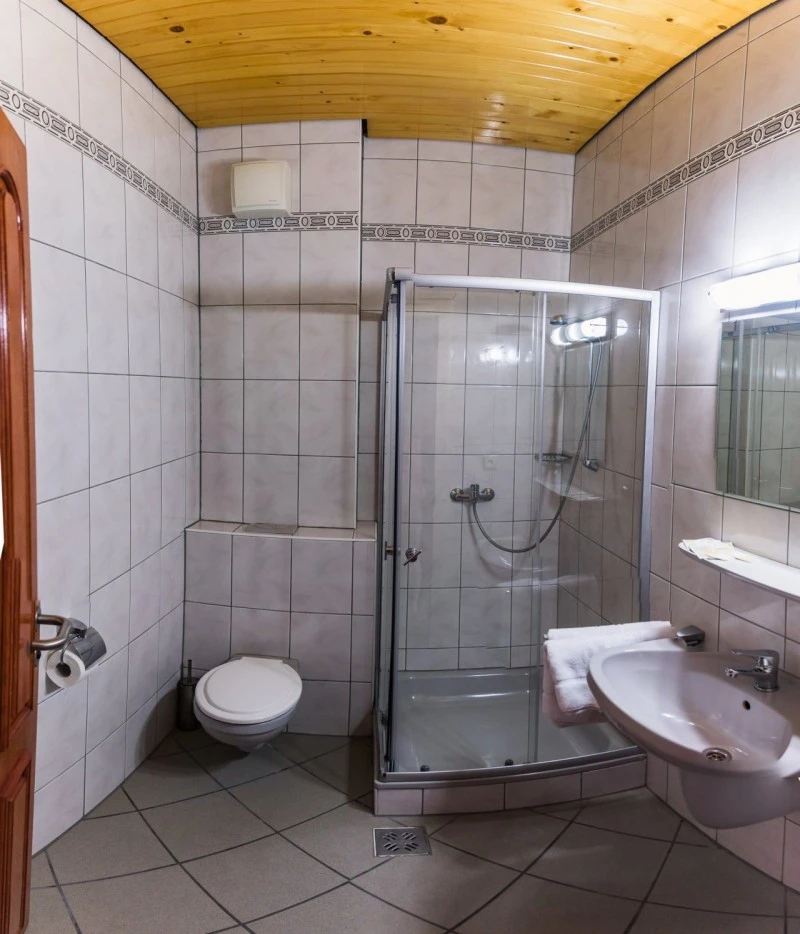 Sighișoara Cazare | Hotel*** (K1549-35) Imaginea poate fi supusă drepturilor de autor. Se recomandă contactarea titularului drepturilor.