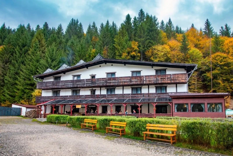 Zernest Szállás | Hotel*** (K1550-96) A kép szerzői jogvédelem alatt állhat. Javasolt a kapcsolatfelvétel a jog tulajdonossal.