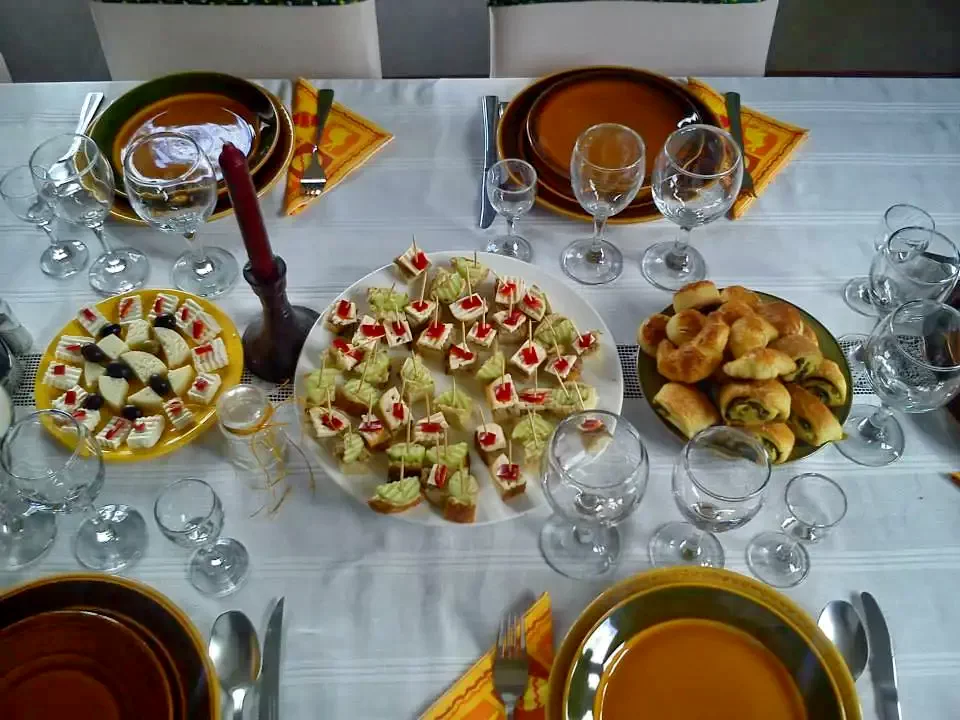 Cernat Cazare | Motel (K0597-10) Imaginea poate fi supusă drepturilor de autor. Se recomandă contactarea titularului drepturilor.