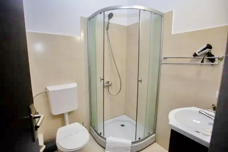 Cluj-Napoca Cazare | Motel (K1394-21) Imaginea poate fi supusă drepturilor de autor. Se recomandă contactarea titularului drepturilor.