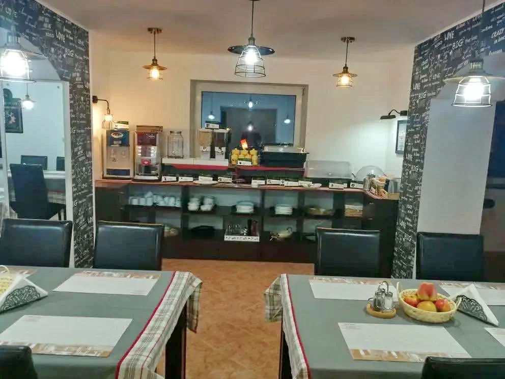 Timișoara Cazare | Pensiune turistică (K0908-8) Imaginea poate fi supusă drepturilor de autor. Se recomandă contactarea titularului drepturilor.