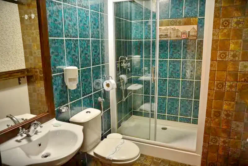 Timișoara Cazare | Pensiune turistică (K0909-12) Imaginea poate fi supusă drepturilor de autor. Se recomandă contactarea titularului drepturilor.