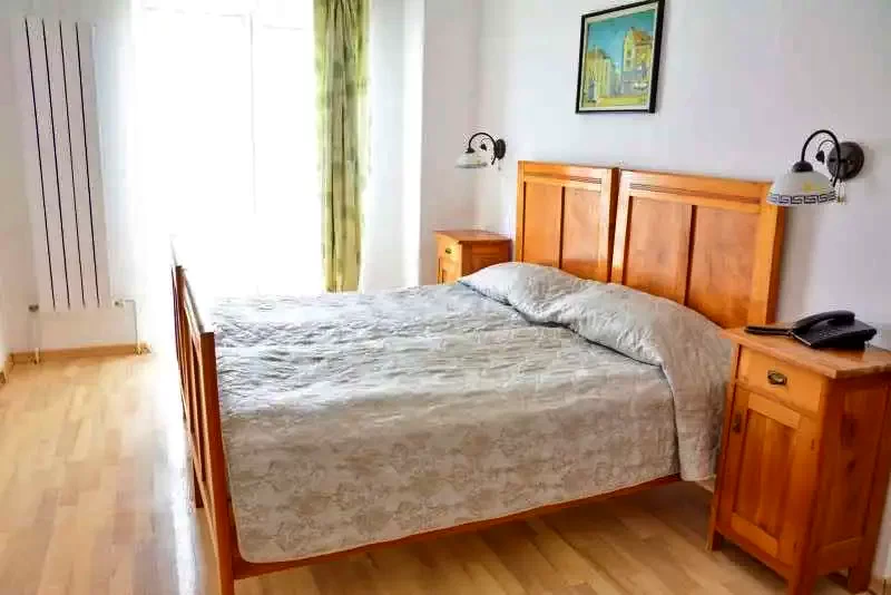 Temesvár Szállás | Turisztikai panzió (K0909-13) A kép szerzői jogvédelem alatt állhat. Javasolt a kapcsolatfelvétel a jog tulajdonossal.