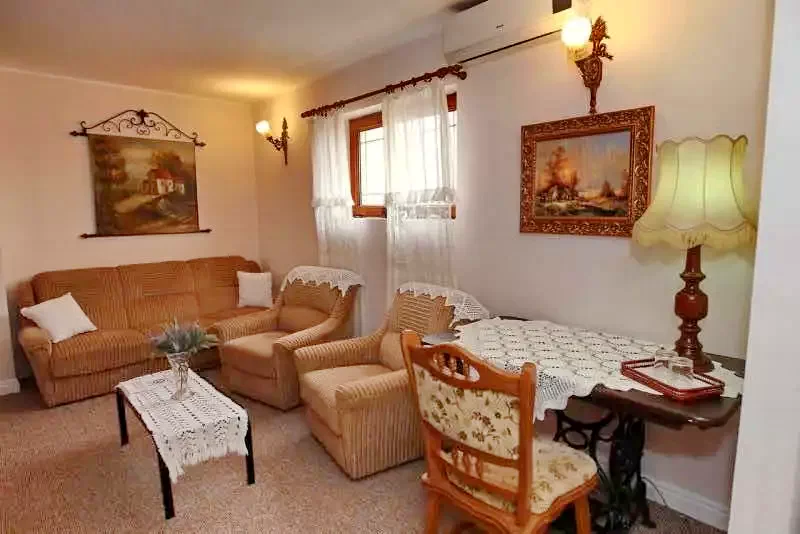 Temesvár Szállás | Motel (K0916-32) A kép szerzői jogvédelem alatt állhat. Javasolt a kapcsolatfelvétel a jog tulajdonossal.