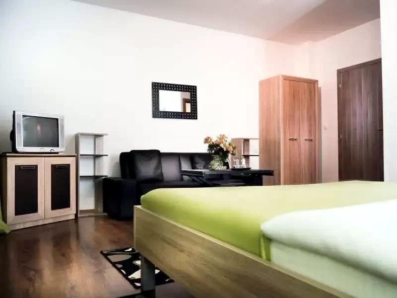 Timișoara Cazare | Motel (K0918-14) Imaginea poate fi supusă drepturilor de autor. Se recomandă contactarea titularului drepturilor.