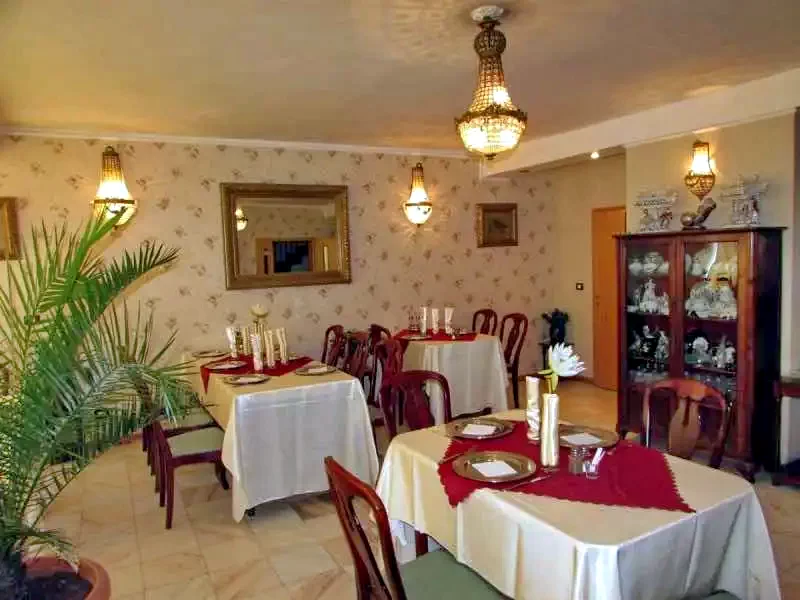 Timișoara Cazare | Motel (K0919-3) Imaginea poate fi supusă drepturilor de autor. Se recomandă contactarea titularului drepturilor.