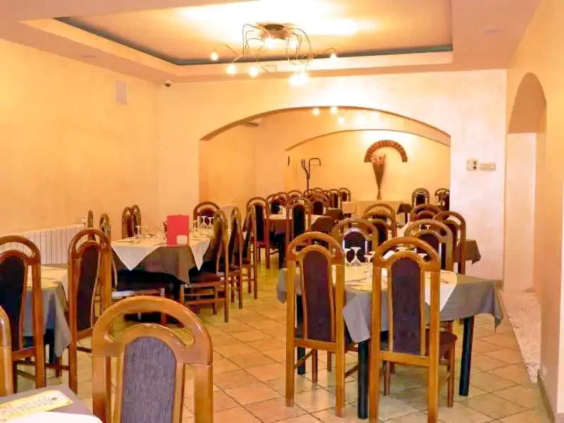 Timișoara Cazare | Pensiune turistică (K0923-4) Imaginea poate fi supusă drepturilor de autor. Se recomandă contactarea titularului drepturilor.