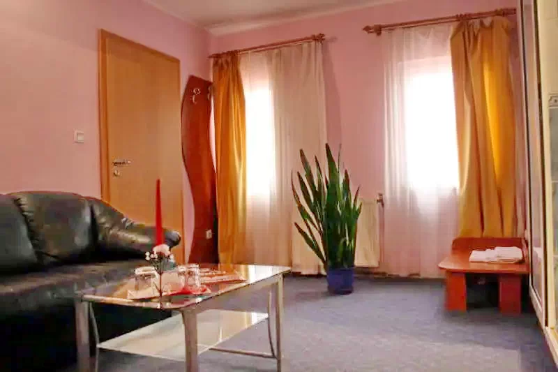 Temesvár Szállás | Turisztikai panzió (K0923-26) A kép szerzői jogvédelem alatt állhat. Javasolt a kapcsolatfelvétel a jog tulajdonossal.