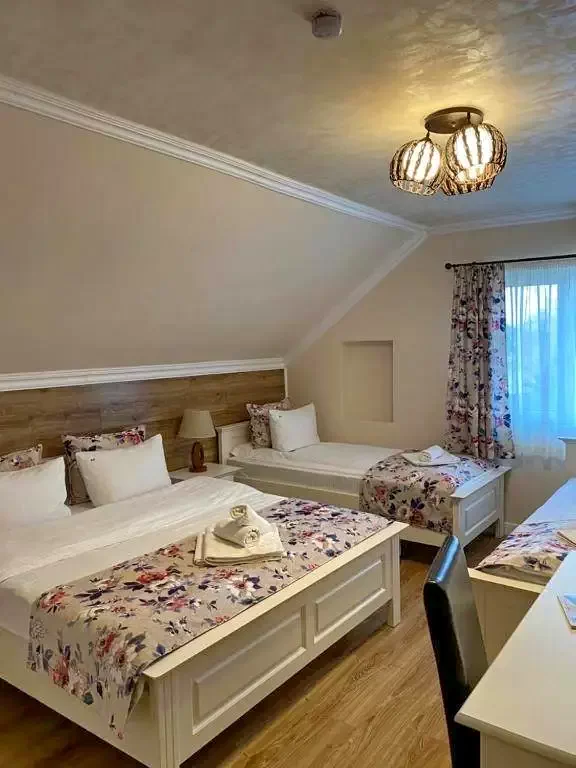 Crișan Szállás | Motel (K1336-29) A kép szerzői jogvédelem alatt állhat. Javasolt a kapcsolatfelvétel a jog tulajdonossal.