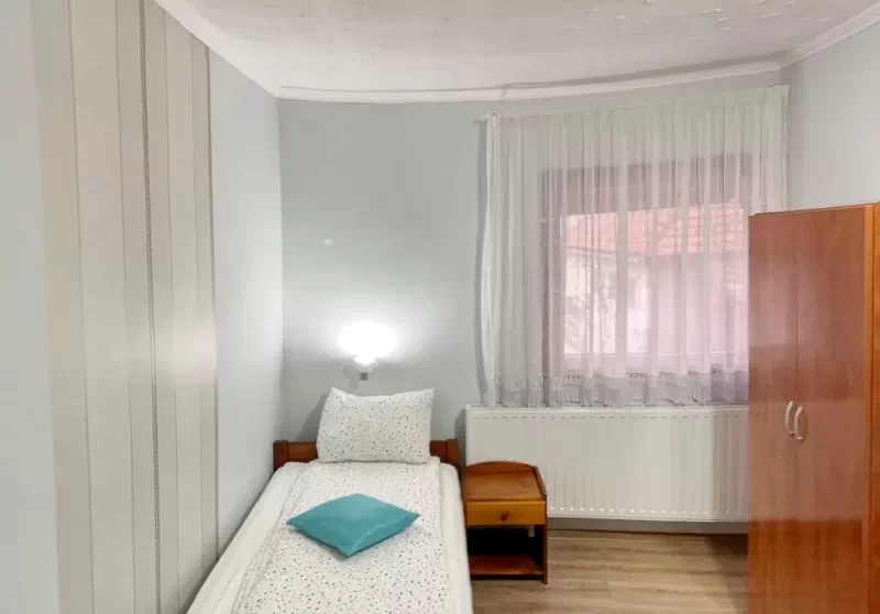 Farkaslaka Szállás | Motel (K1212-14) A kép szerzői jogvédelem alatt állhat. Javasolt a kapcsolatfelvétel a jog tulajdonossal.