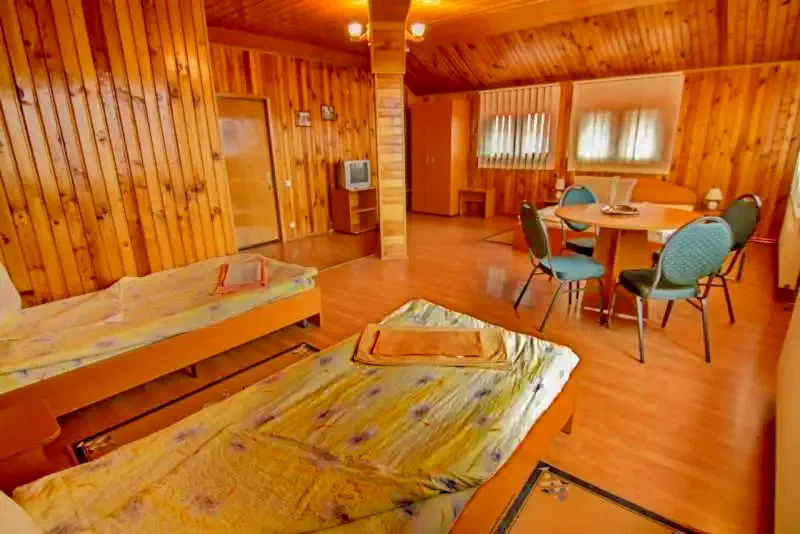 Négyfalu Szállás | Motel (K0616-17) A kép szerzői jogvédelem alatt állhat. Javasolt a kapcsolatfelvétel a jog tulajdonossal.